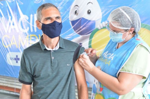 Campina Grande vacina contra Covid-19 nesta segunda (5); confira locais e horários