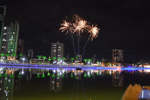 Réveillon em Campina Grande atrai multidão para o Açude Velho