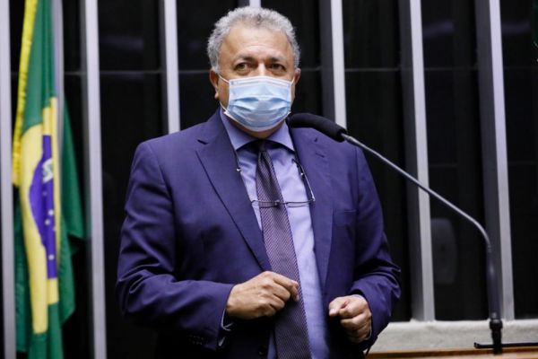 Deputado pede ao TCU investigação de viagem de Bolsonaro aos EUA