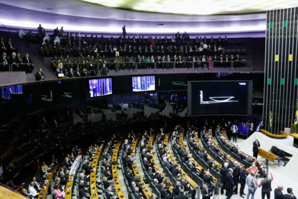 Deputados de Alagoas, terra de Arthur Lira, foram os mais ausentes; os do ES, os mais presentes