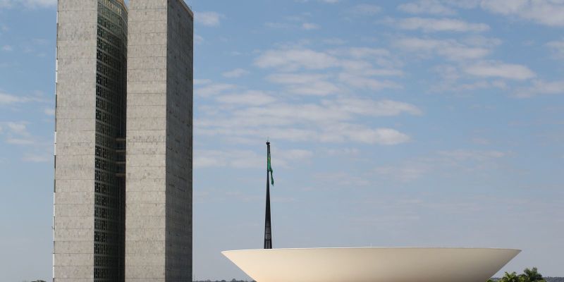 Com inclusão de gatilhos, Câmara vota arcabouço fiscal nesta quarta