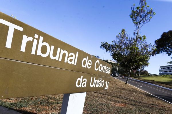 TCU avalia pedir ressarcimento aos cofres públicos por encontro com diplomatas
