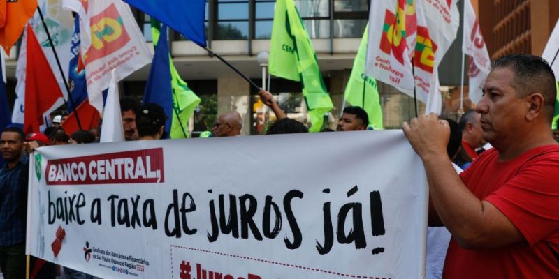 Centrais sindicais fazem atos por melhores condições de trabalho