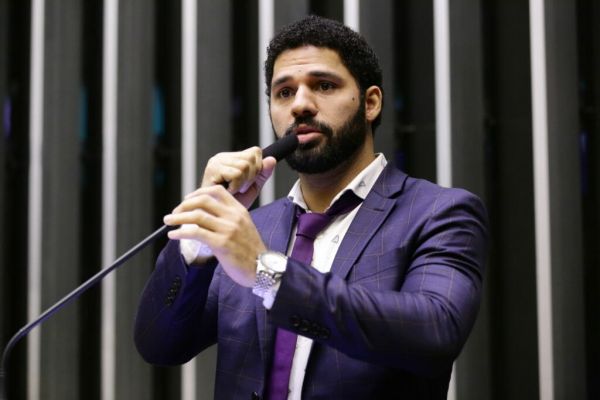 Morre David Miranda, ex-deputado e marido de Gleen Greenwald, aos 37 anos