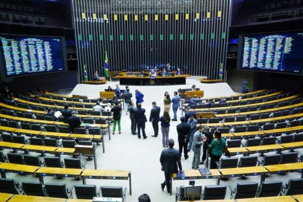 Câmara vota MP dos Ministérios, que desidrata pasta do Meio Ambiente