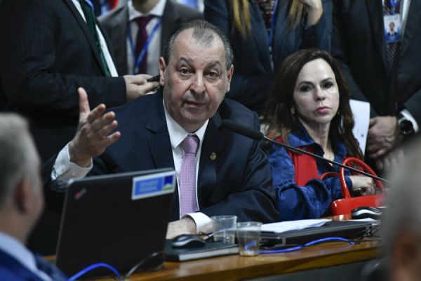 Arcabouço fiscal passa em comissão e deve ser votado nesta quarta pelo Senado