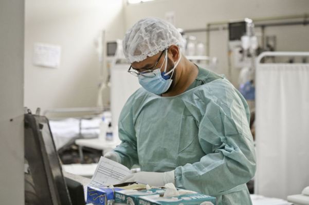 Fux acompanha Toffoli e Moraes e vota para regionalizar piso da enfermagem