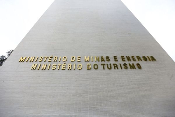 Indefinição sobre Turismo amplia crise do governo com União Brasil