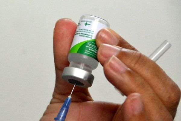 Saúde chama atenção para a importância das vacinas e segue imunizando todos os públicos nesta quarta-feira