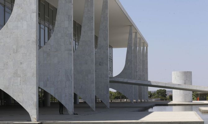 Governo repassa “emendas pix” a cidades com baixo IDH; especialistas questionam falta de direcionamento