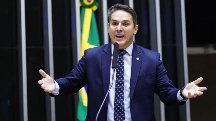 Moraes dá 15 dias para PGR se manifestar em investigação sobre suposto envolvimento de deputado a atos antidemocráticos