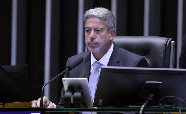 Em meio à pressão para mudar reforma tributária, Lira cancela reunião