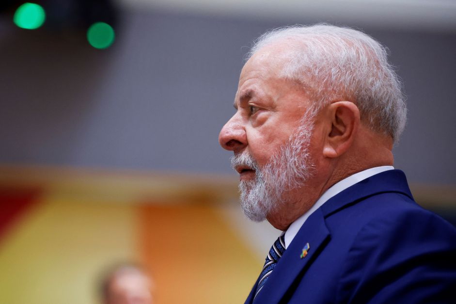 Lula assina projeto de lei e medida provisória que liberam jogos de azar no país