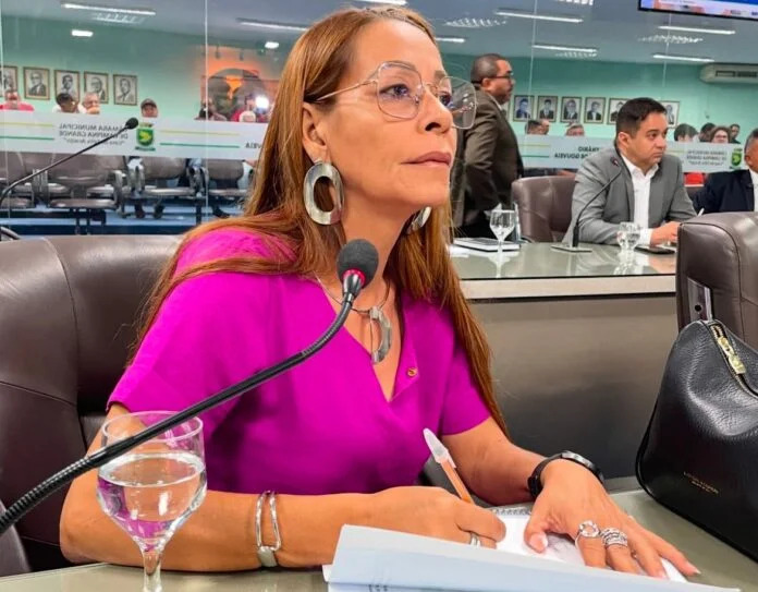 Requerimento de Aninha Cardoso solicita políticas públicas voltada para construção de moradias populares