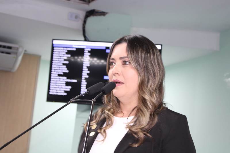 Waléria Assunção consegue aprovação de cinco projetos voltados aos animais, transparência pública e idosos