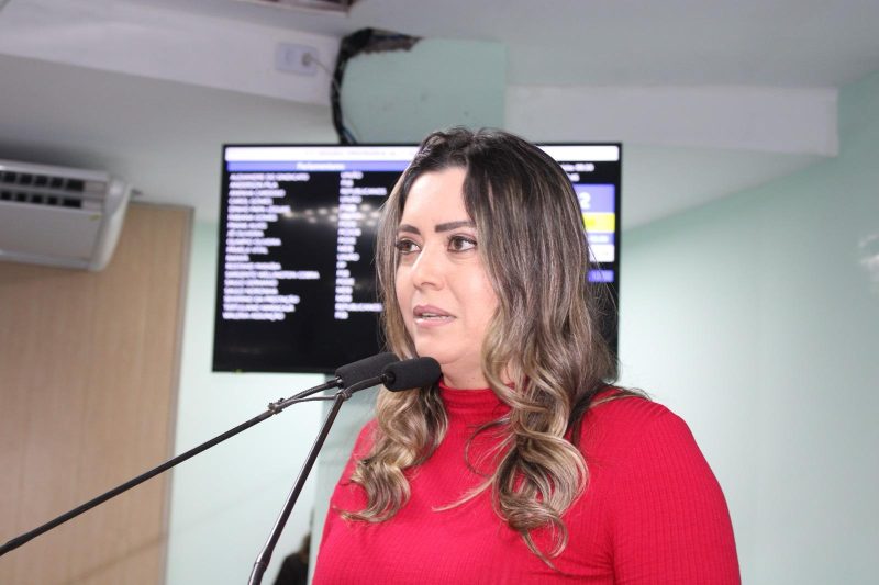 DIA DO JORNALISTA: Waléria Assunção protocola PL que garante livre estacionamento para imprensa em Campina Grand