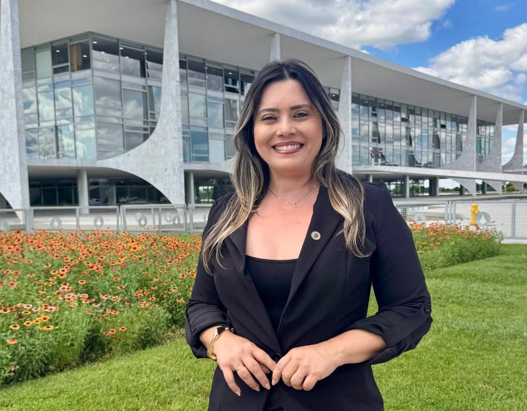 Em Brasília, Waléria Assunção busca apoio de congressistas para construção de Hospital Veterinário e outras demandas