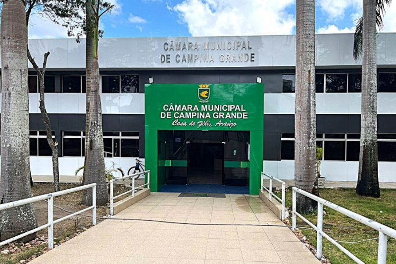 Câmara divulga lista de serviços que serão oferecidos à população na primeira sessão itinerante Câmara divulga lista de serviços que serão oferecidos à população na primeira sessão itinerante